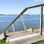 Semesterbostad Historic House With Fjord View On Veno *