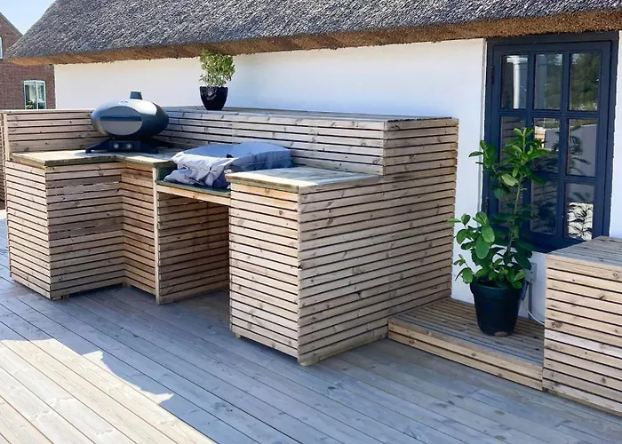 Historic House With Fjord View On Veno *